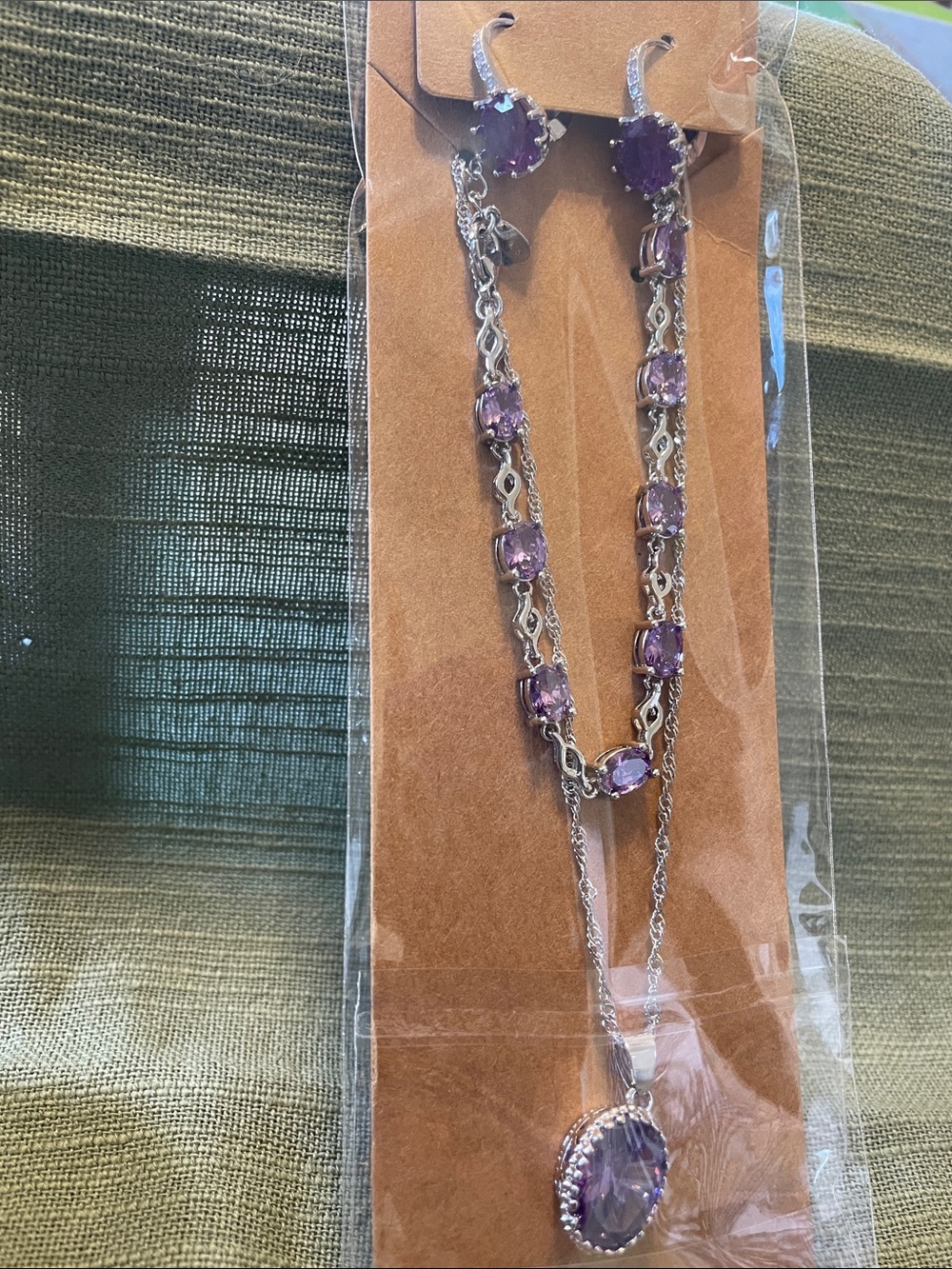 Sterling Silver jewelry set featuring Amethyst Stone & white crystals - Picture 8 of 11